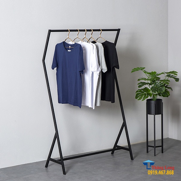 Kệ sắt treo quần áo thời trang KTT67