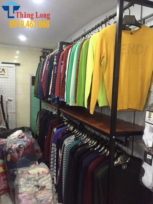 kệ treo quần áo áp tường ktt06