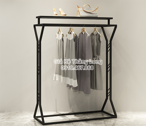Kệ treo quần áo shop KTT58
