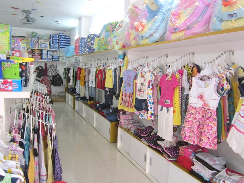 cửa hàng bán quần áo trẻ em