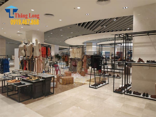 Cần sắm những phụ kiện shop quần áo nào khi mở shop?