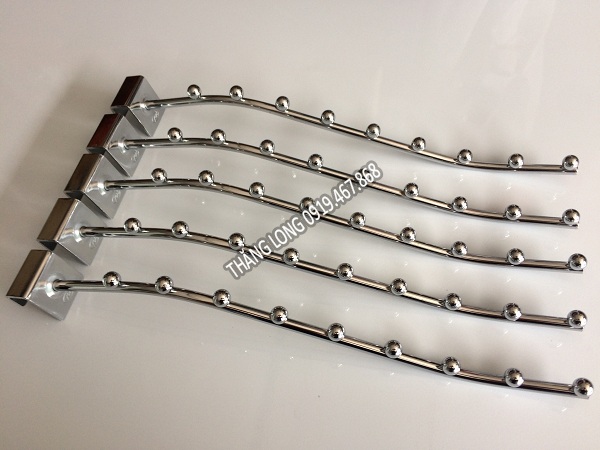 Có nên thay tủ quần áo bằng hệ thống móc treo quần áo inox gắn tường?