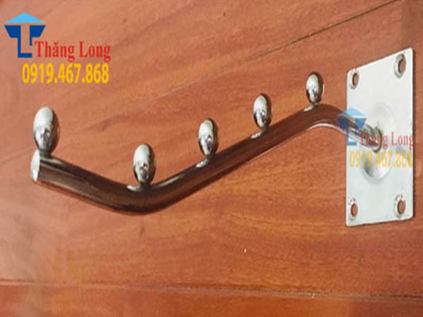 C&aacute;ch chọn k&iacute;ch thước m&oacute;c treo quần &aacute;o gắn tường ph&ugrave; hợp 