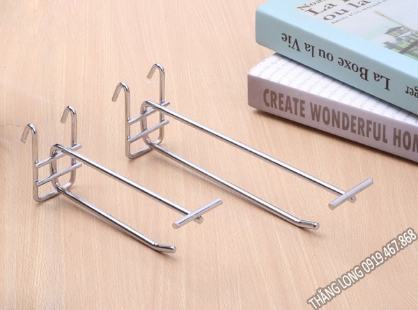 C&aacute;ch t&iacute;nh số lượng m&oacute;c treo phụ kiện tối ưu cho một diện t&iacute;ch kệ 1m2