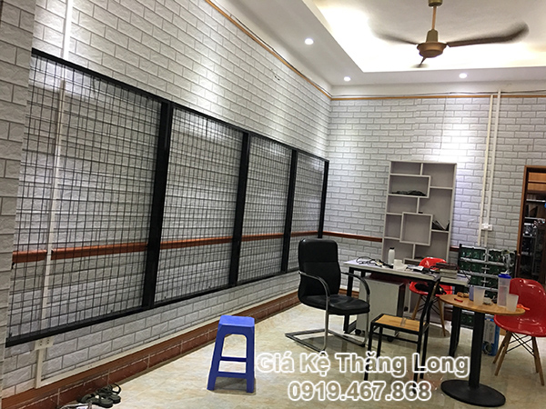 c&aacute;ch treo khung lưới treo tường kh&ocirc;ng cần khoan tường 