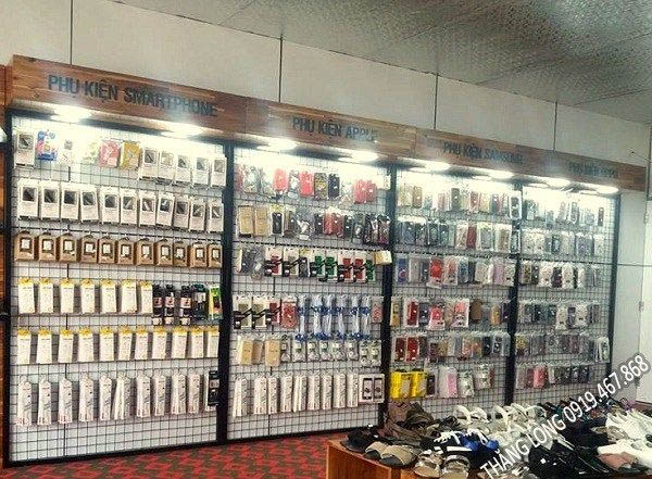 Giá kệ treo phụ kiện điện thoại có dễ tháo lắp và di chuyển không
