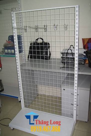 Giải ph&aacute;p m&oacute;c treo trưng b&agrave;y cho cửa h&agrave;ng kim kh&iacute;, đồ điện gia dụng 
