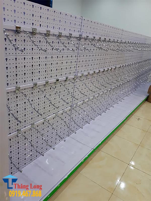 Giải ph&aacute;p m&oacute;c treo trưng b&agrave;y cho cửa h&agrave;ng kim kh&iacute;, đồ điện gia dụng 