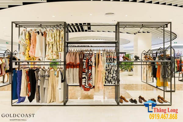 Các mẫu kệ treo quần áo shop xu hướng 2021