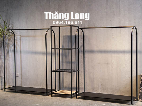Các mẫu kệ treo quần áo shop xu hướng 2021