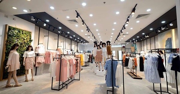 Cách chọn đèn cho shop thời trang chuyên nghiệp, ấn tượng