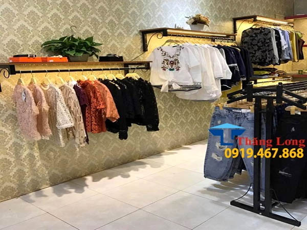 Cập nhật những mẫu khung treo quần áo gắn tường mới nhất cho shop