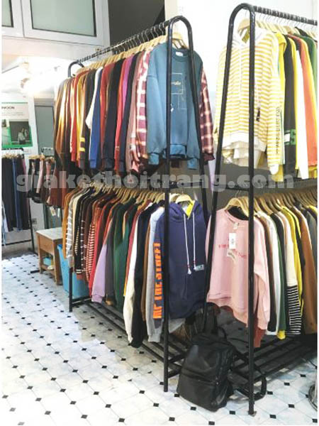 Tổng hợp mẫu kệ treo quần áo chữ A cho shop