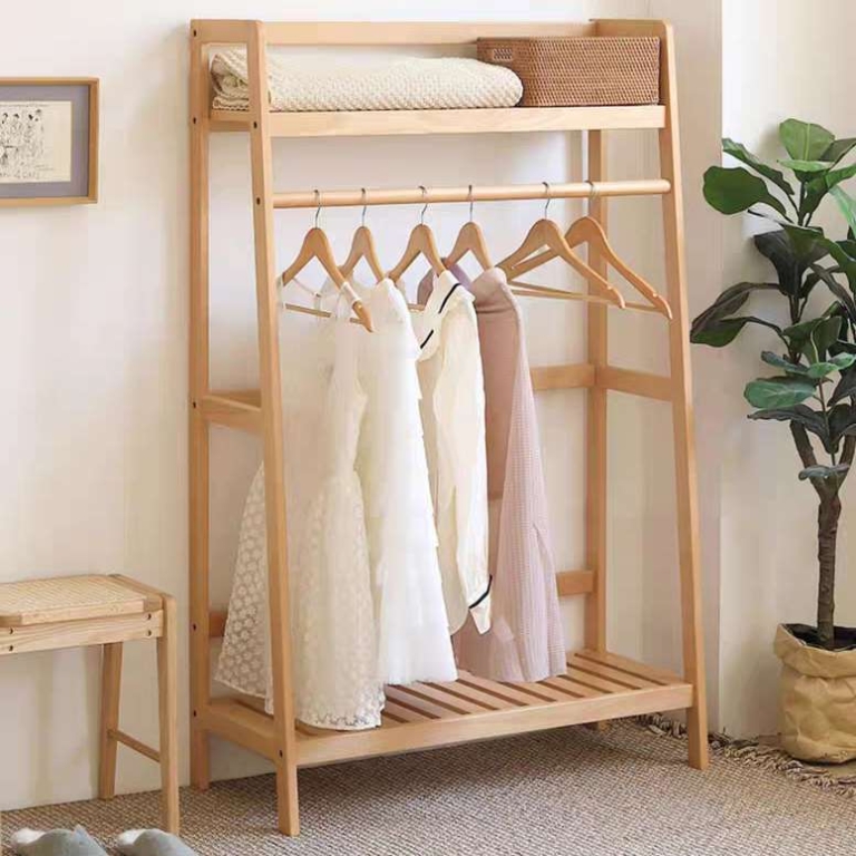 kệ treo quần &aacute;o bằng gỗ 