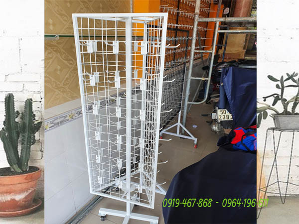 kệ xoay treo phụ kiện 3 mặt